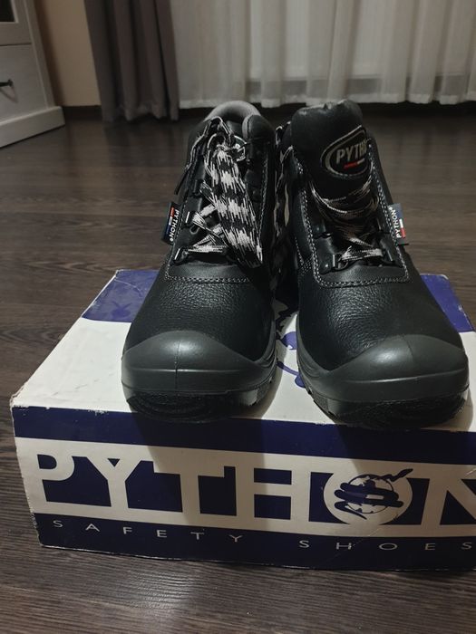 Buty robocze marki Python