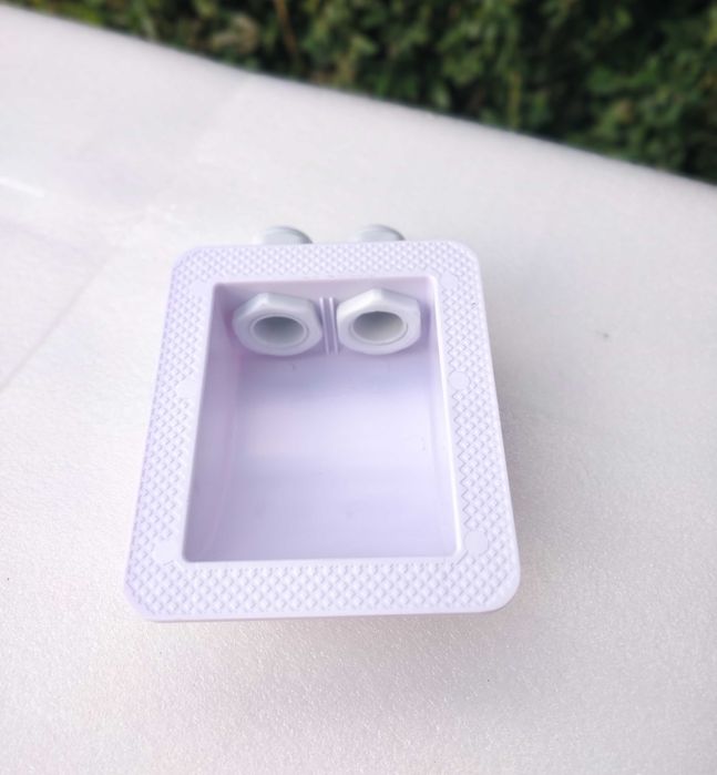 Passa-fios 2 vias branco para painéis solares