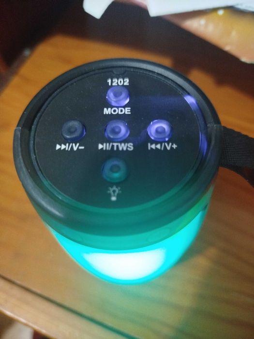 Coluna Bluetooth portátil com entrada micro sd, USB, led, aceito troca