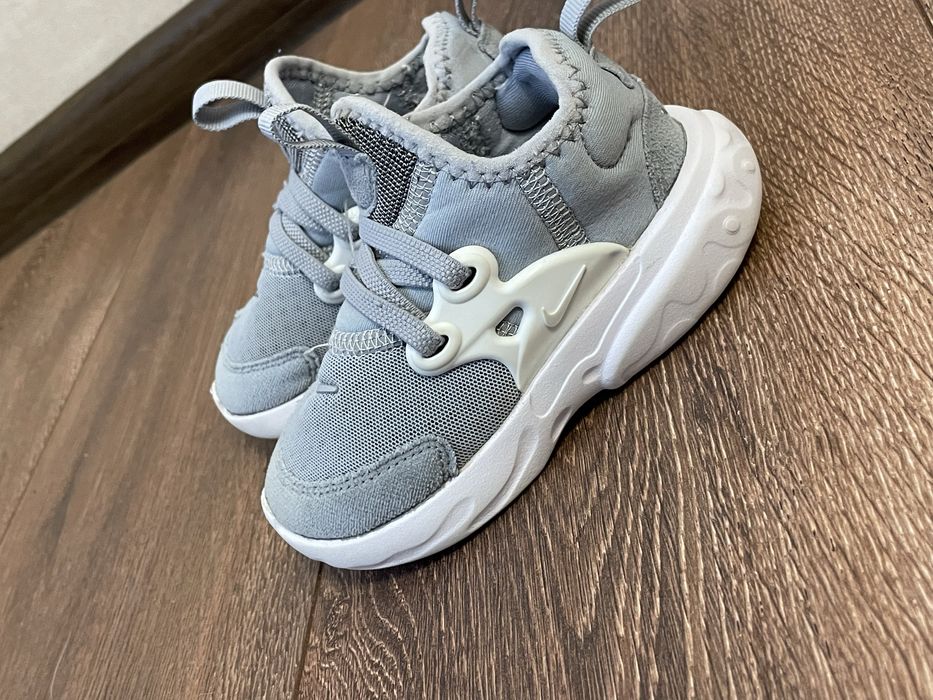 Дитячі кросівки 22 розміру