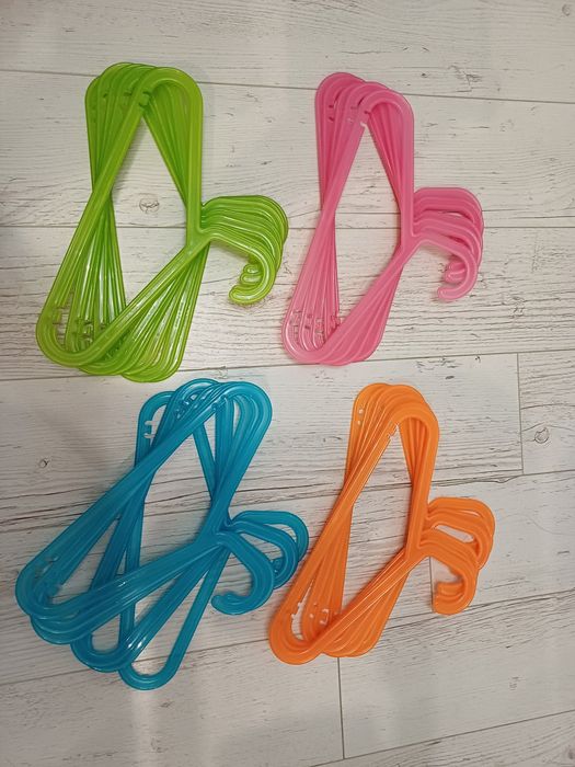 Wieszaki plastikowe 25 szt