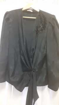 Blusa preta de seda de toilette com aplicações  de lantejoulas pretas