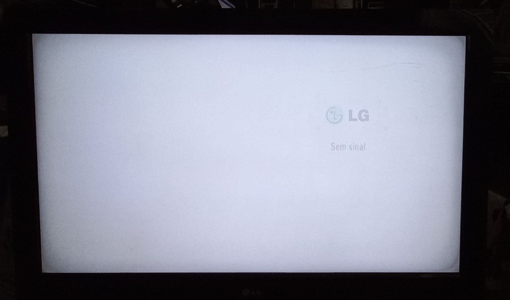 TV LG de 32 polegadas  com problemas na imagem