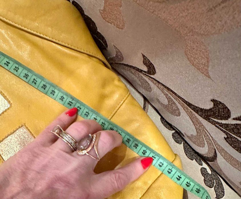 Шкіряна куртка жовта