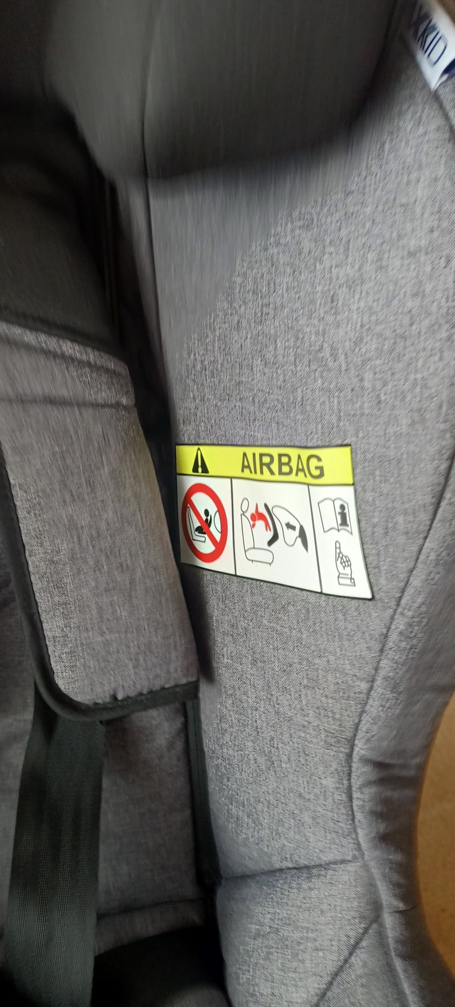 Fotelik z bazą ISOFIX AXKID Modukid z bazą  Axkid Modukid Base