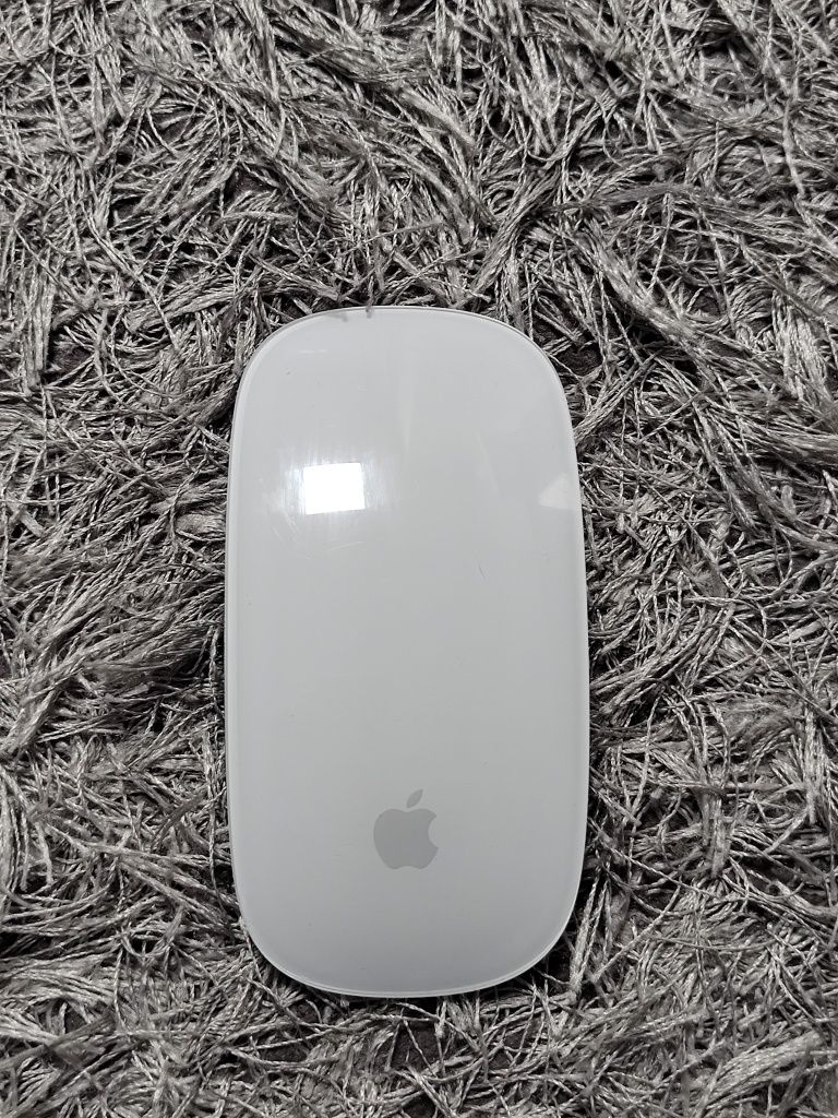iPad 1 pro apple 12.9 " plus magic mouse i keyboard