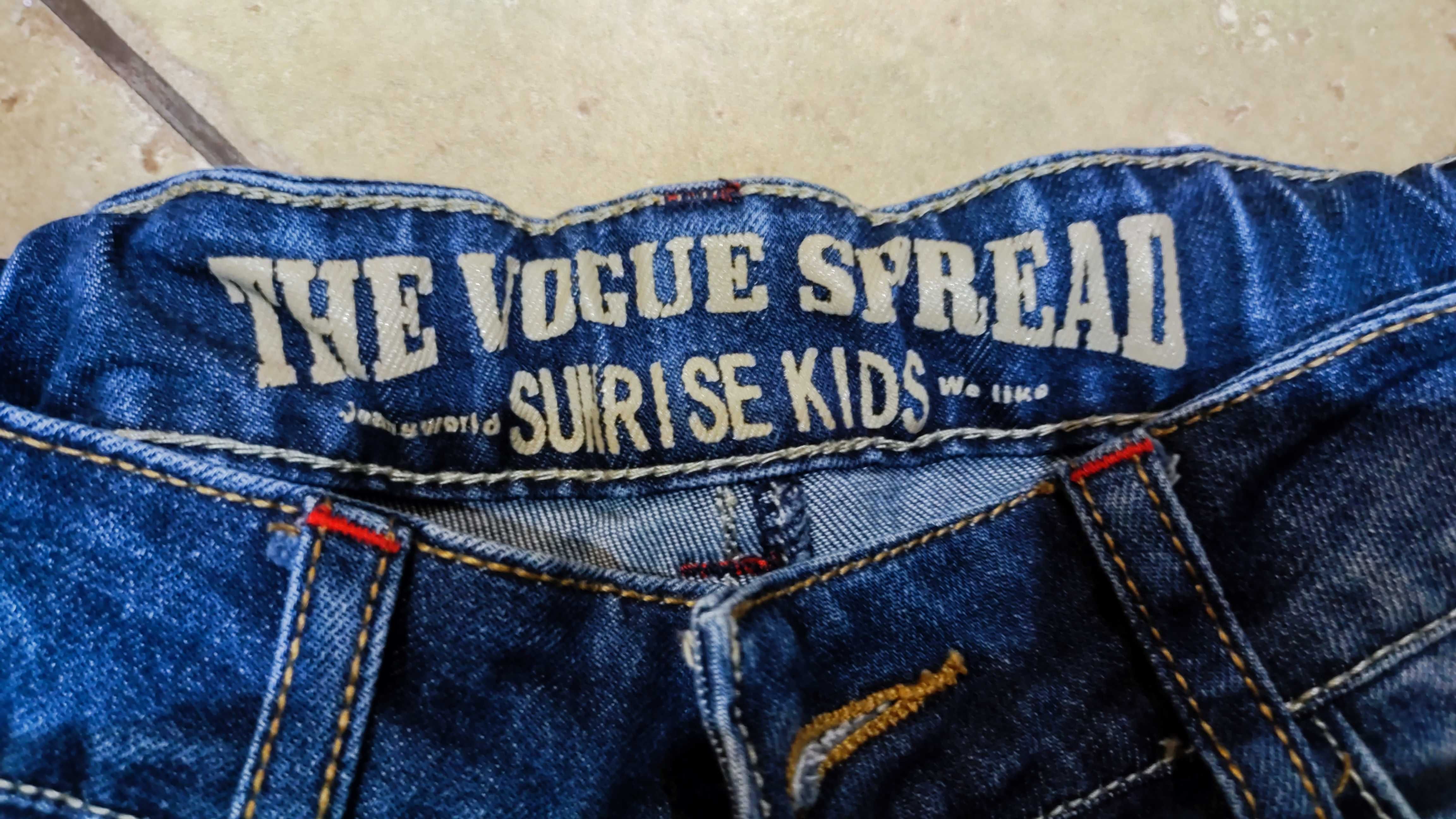 Jeansy dla chłopca ze ściągaczem w pasie.