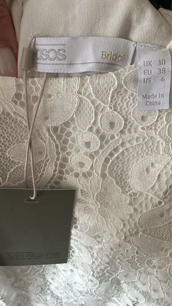 Сукня фірми Asos