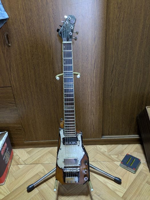 Продам электрогитару тревел версия