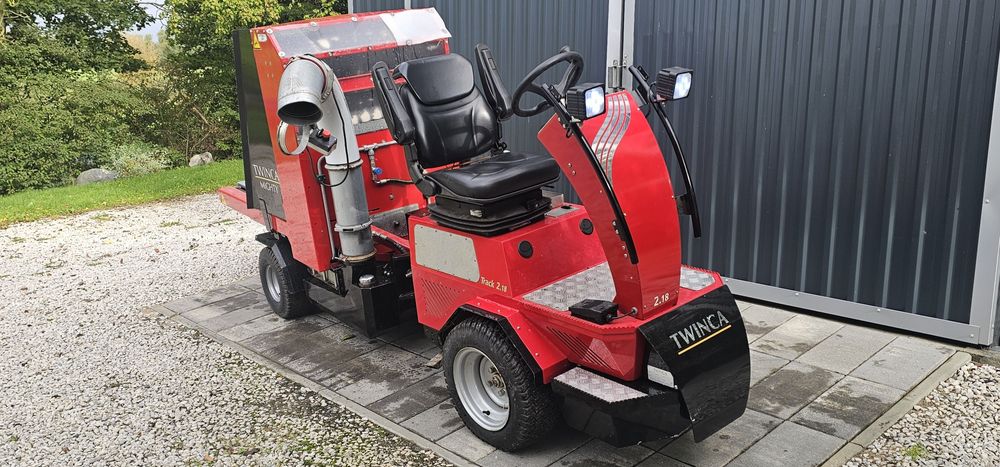 Traktorek 4cyl.Nowy model samojezdna scielarka Twinca samobieżna