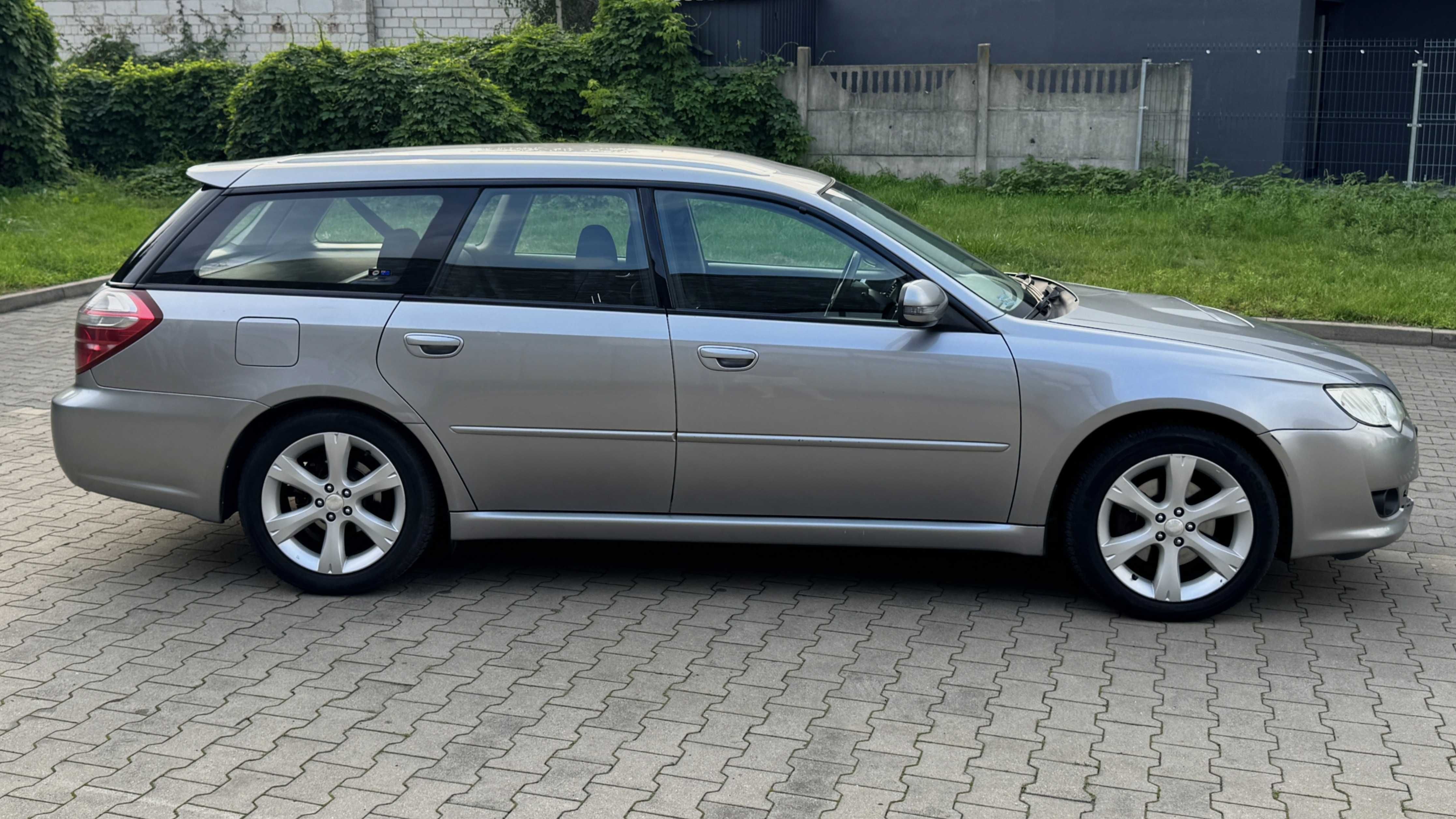 Subaru Legacy 2.0D AWD niski przebieg, krajowy, serwisowany