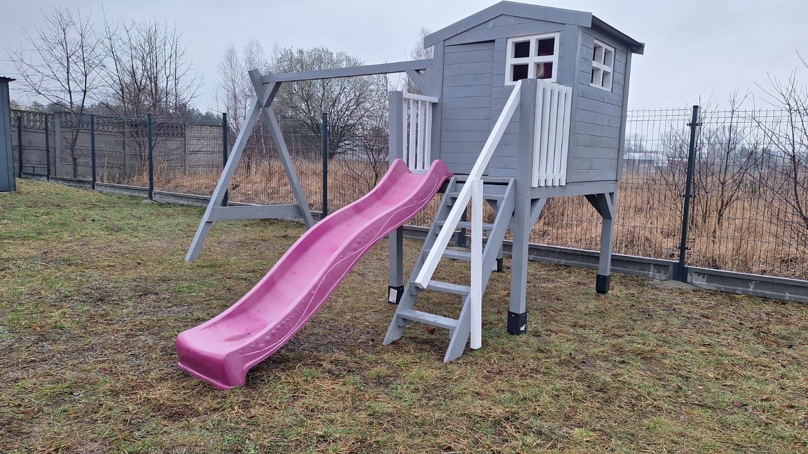 Plac zabaw WIKTOR zjezdzalnia huśtawki Domek PRODUCENT