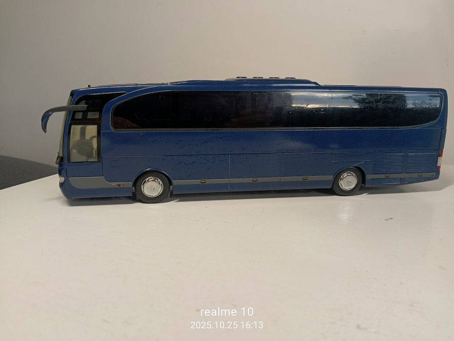 Mercedes travego 1/43 metalowy