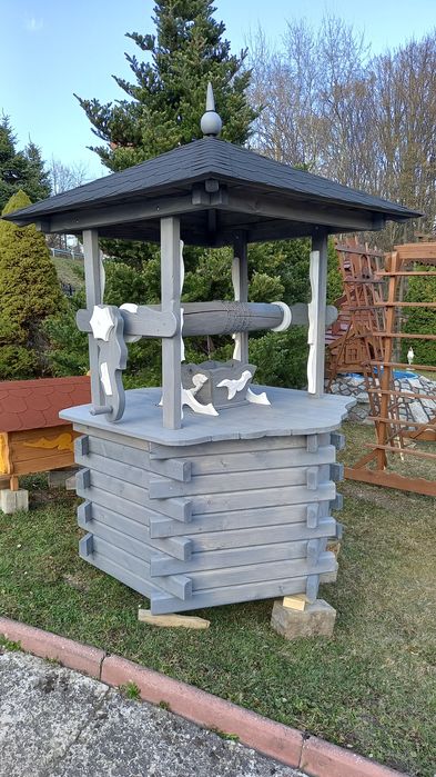 Studnia ozdobna, meble ogrodowe, domki dla dzieci, huśtawki, stoły
