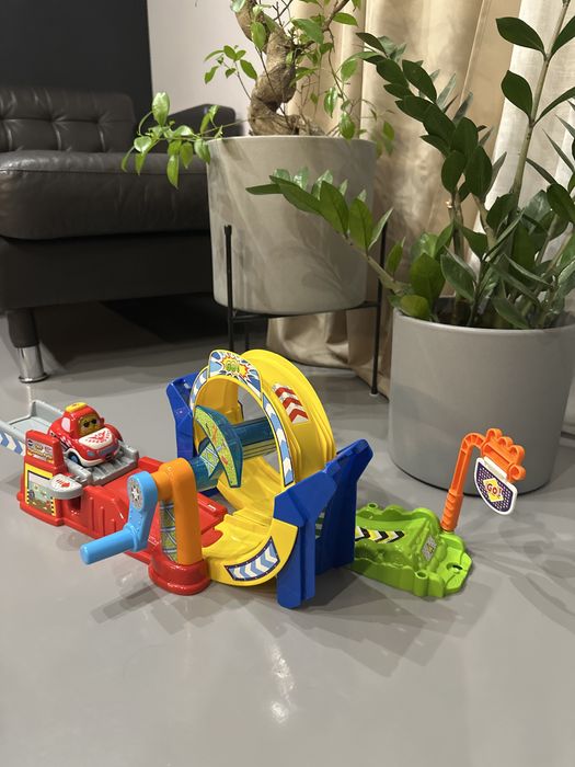 Vtech auto pętla 360 zabawki chłopiec 1+ bardzo dobry stan