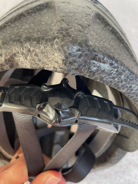 Conjunto capacete + colete refletor + proteções de criança