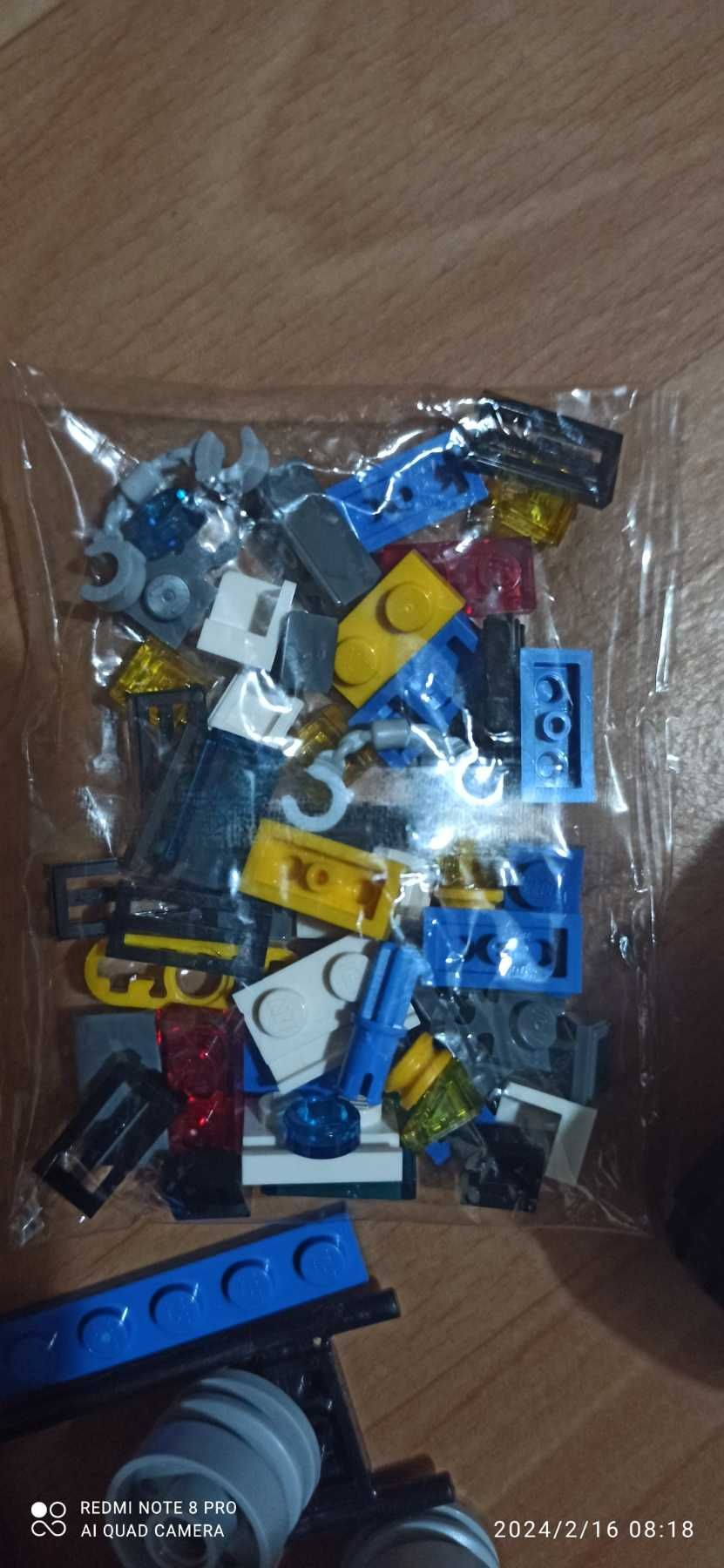 Конструктор LEGO, машинка, фигурки, детали...