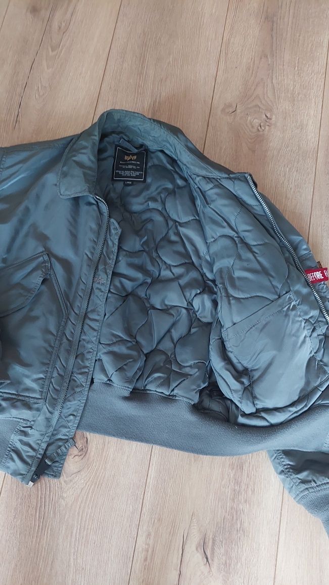 Bomberka Alpha Industries model CWU45, Large.