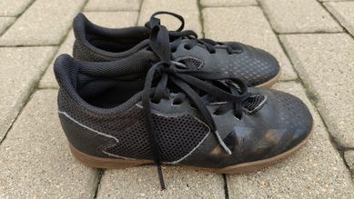 Buty halówki Adidas dla chłopca rozmiar 31