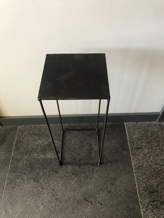 Podstawka stojak pod doniczke rzezbe minerał 20x20x50cm