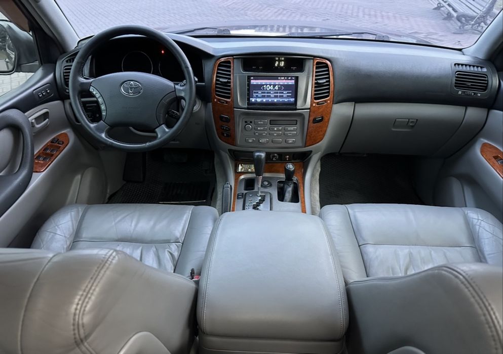 Продам ЛЕГЕНДУ Toyota Land Cruiser 100 2004 4.7 газ