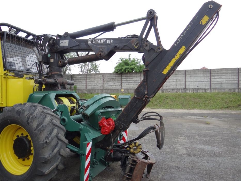 LKT82 спеціальний лісовий трактор з гідростатичною трансмісією