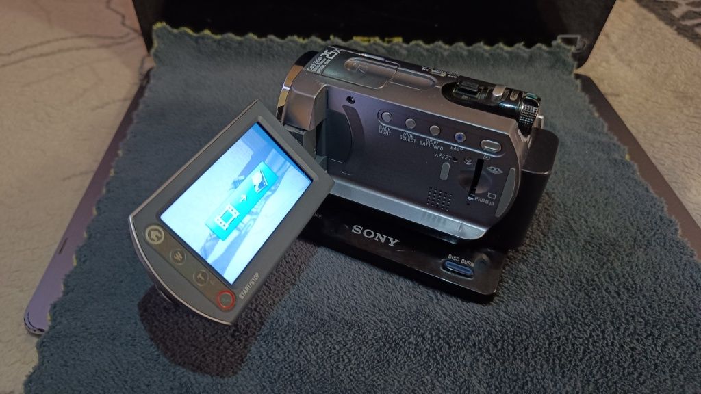 Відеокамера Sony DCR - SR 62E