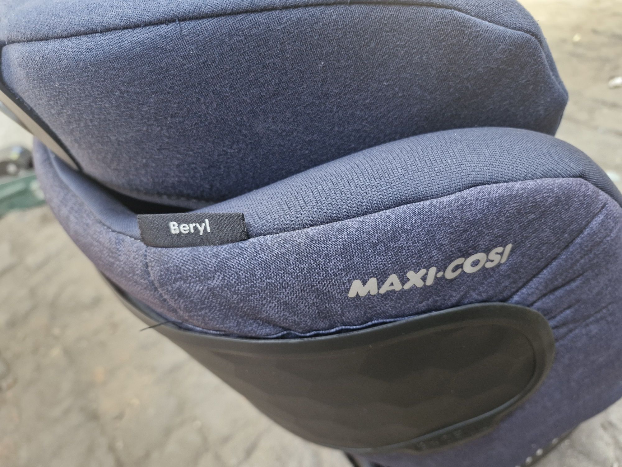Fotelik maxi Cosi beryl ISOFIX jak nowy