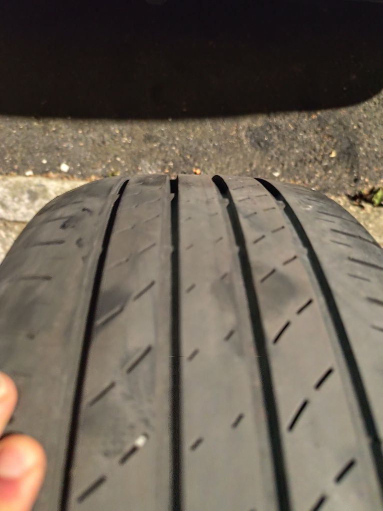 Pneus 215/50/17 par