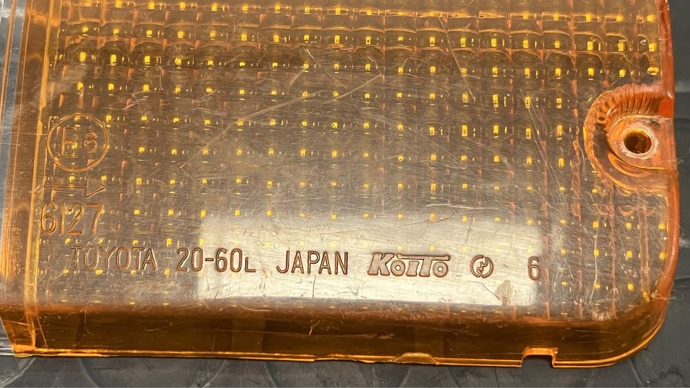 Farolins originais Toyota Corolla Vintage KOITO