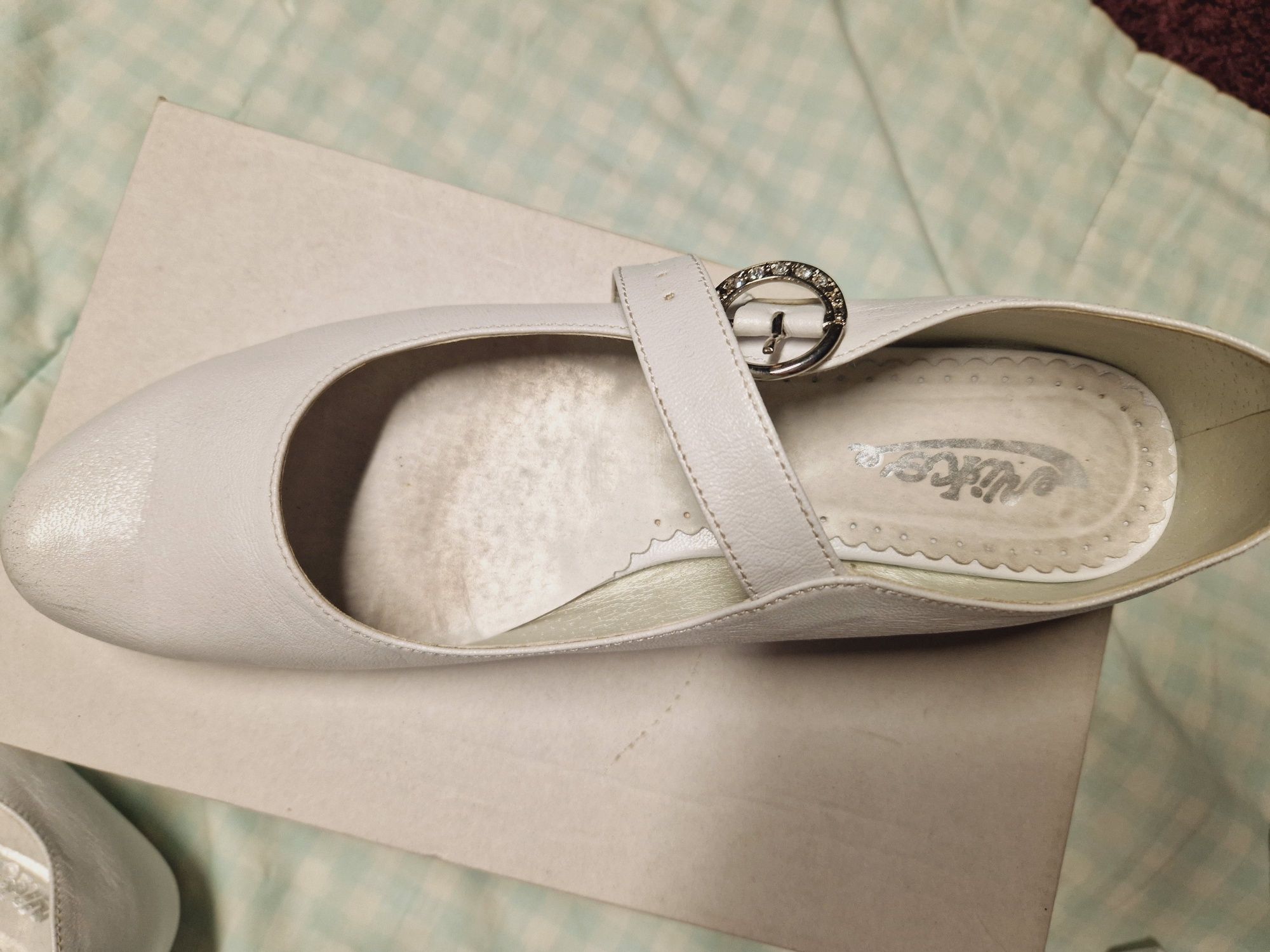 Buty komunijne r..38 dla dziewczynki