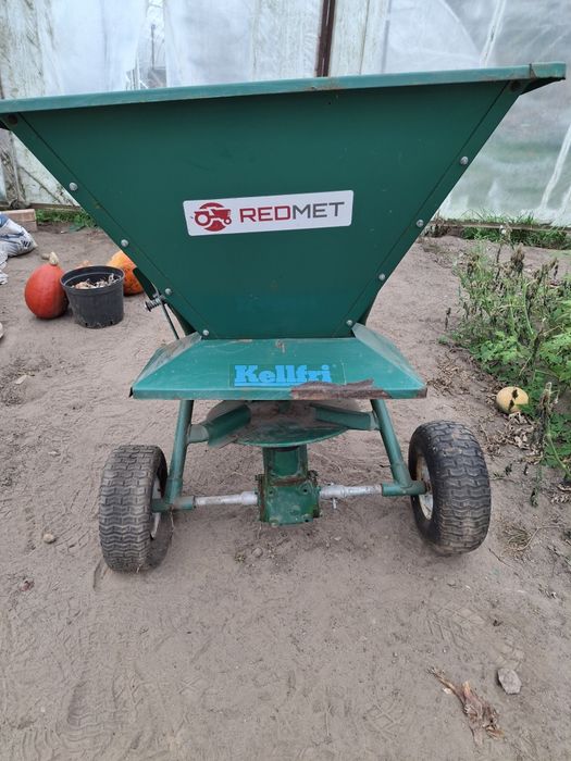 Rozsiewacz nawozu do qada