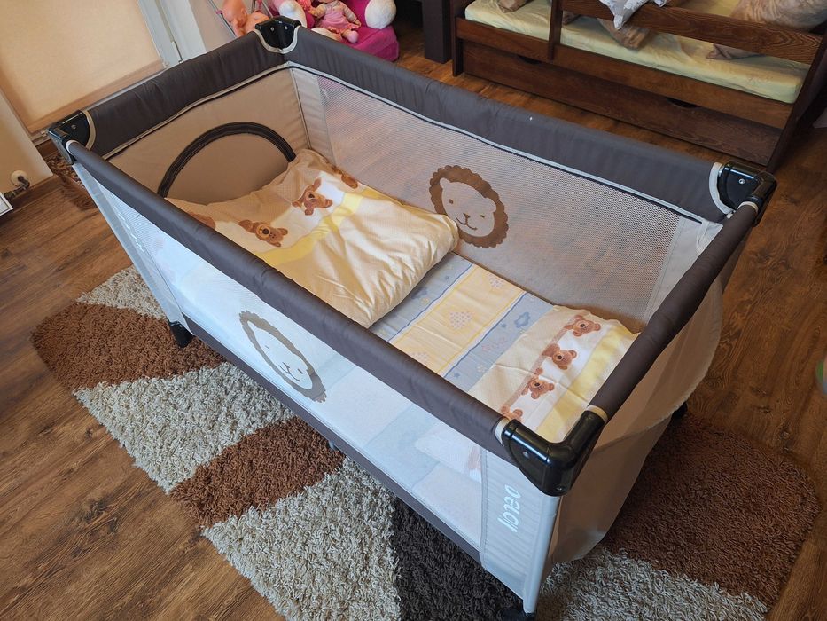 Sprzedam turystyczne łóżeczko firmy Lionelo z akcesoriami exstra.