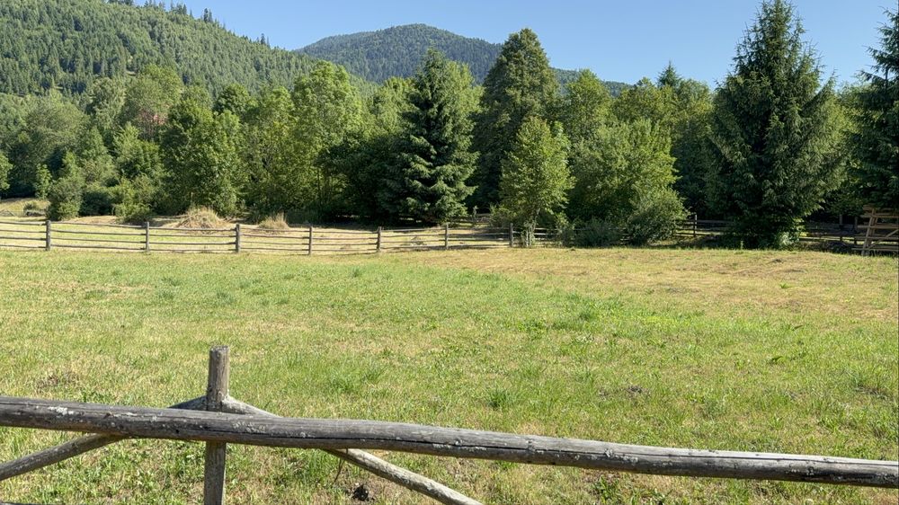 Продається 10 сотих у горах в курортному селі