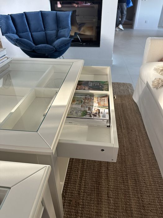 Stolik kawowy z szklanym blatem