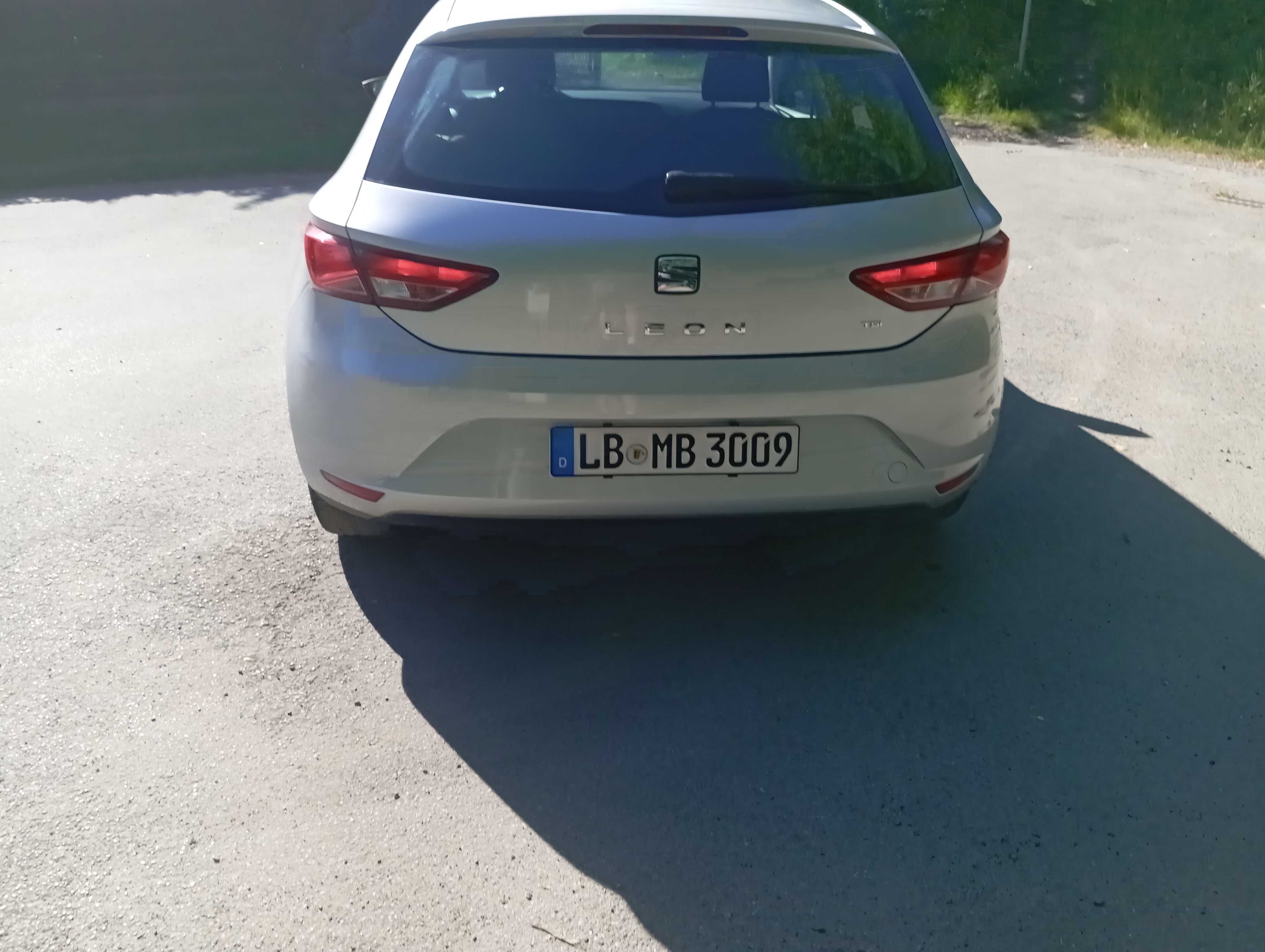 Seat Leon 2013r 1.2tsi jak nowy 84 tys przebiegu delikatnie uszkodzony