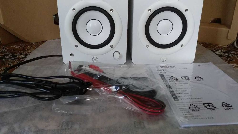 Студийные мониторы "YAMAHA" HS4 (White) б/у (пара)