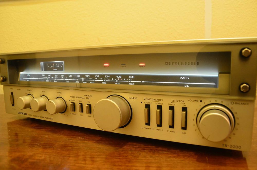Amplificador / Receiver Onkyo TX 2000