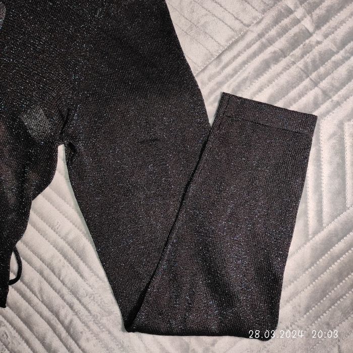 Крута кофта від  pretty little thing , plt