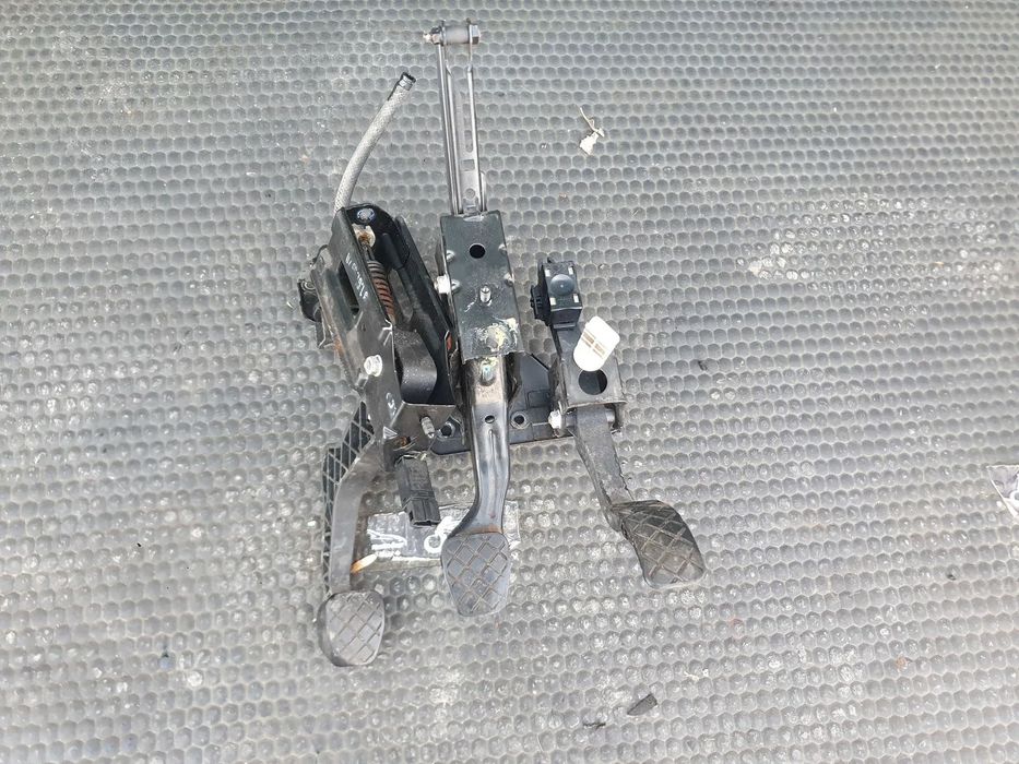 Pedał 1J1721111C Pedały Hamulca Gazu Stelaż Mocowanie Europa VW Golf IV 4 Seat Leon I 1 Audi A3 8L Skoda