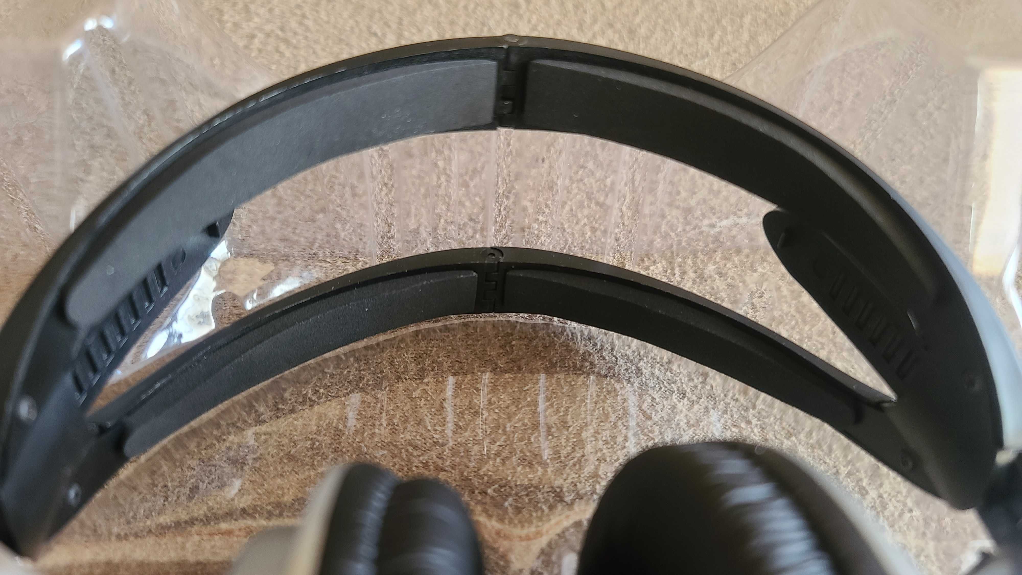 Навушники Koss UR18 Over-Ear дротові повнорозмірні складні кабель 2,4м