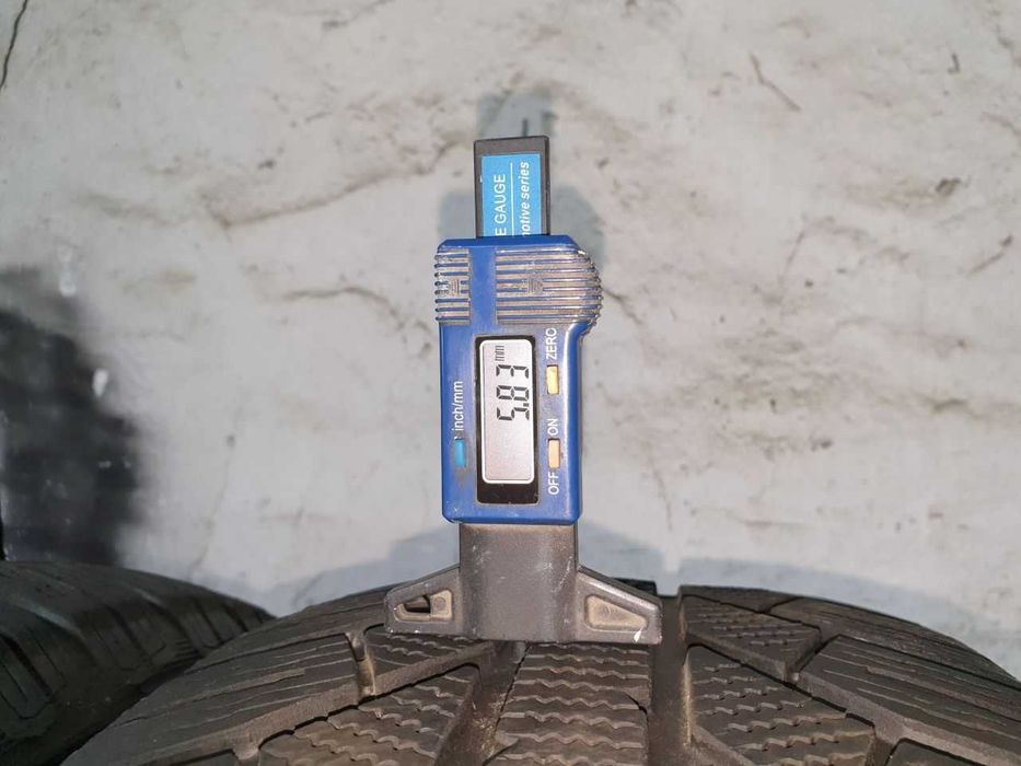 Dwie Opony zimowe 235/65R17 5,6mm Semperit Master-Grip 2 2018r