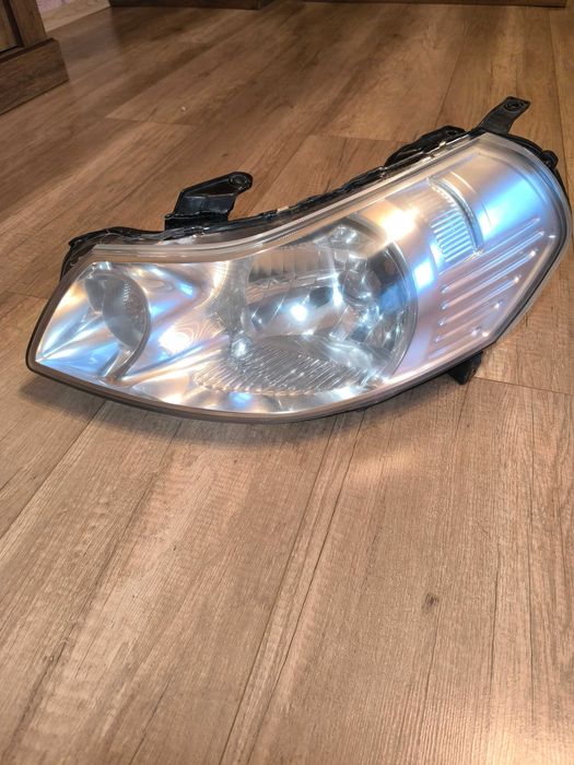 Suzuki sx 4,fiat sedici 06-13 lampa przednia