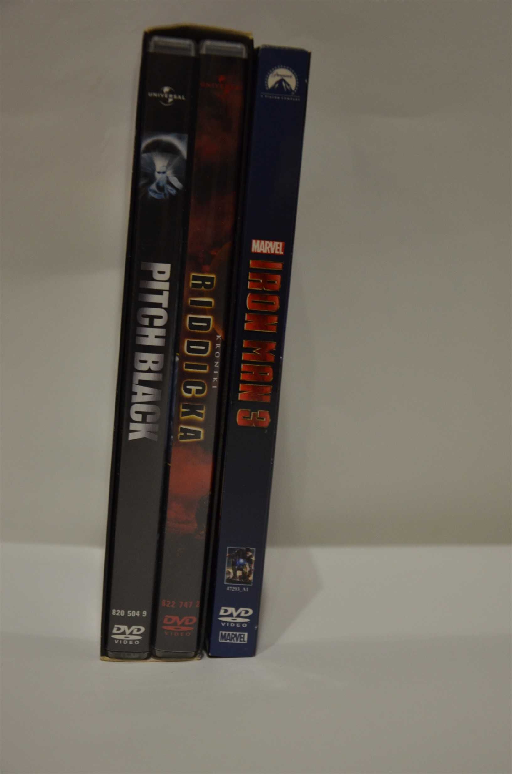 Iron Man 3 , Pitch Black , Kroniki Riddicka - 3 filmy  na DVD