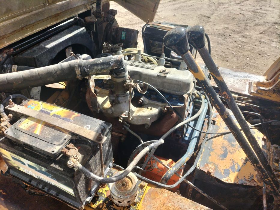 Empilhador Komatsu 2.5 rodado duplo a trabalhar