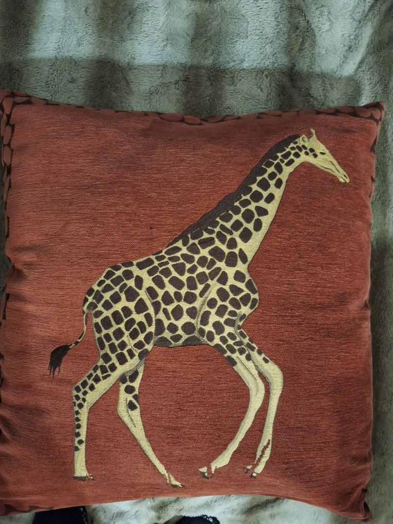 Almofadões decorativos estampados nos dois lados