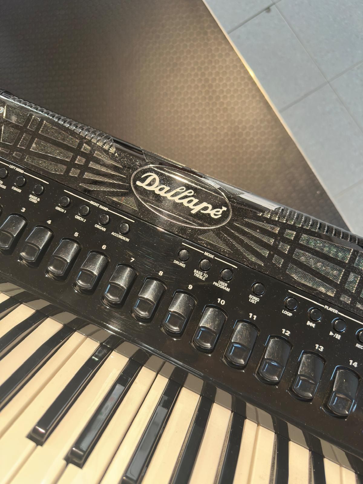 Acordeão Roland FR 8X Dallapé