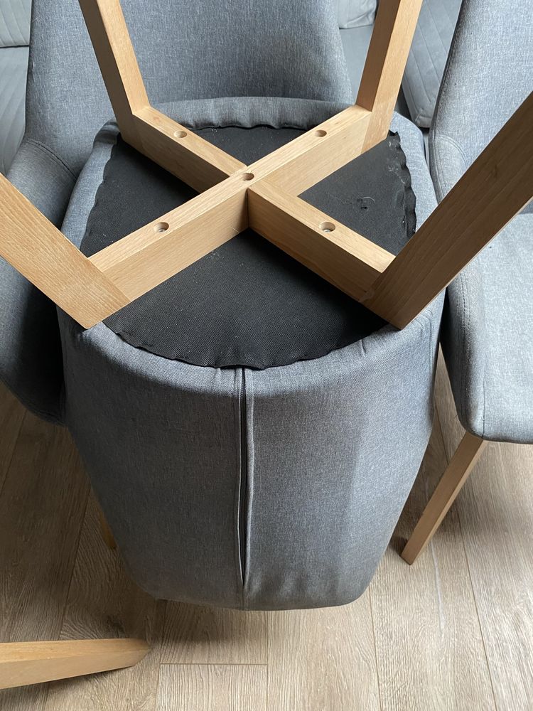 Krzesla szare tapicerowane komplet 4 sztuki