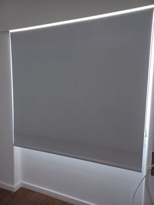 Cortina branca, opaca