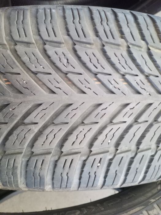 Opony 235/55 r19 Nokian całoroczne